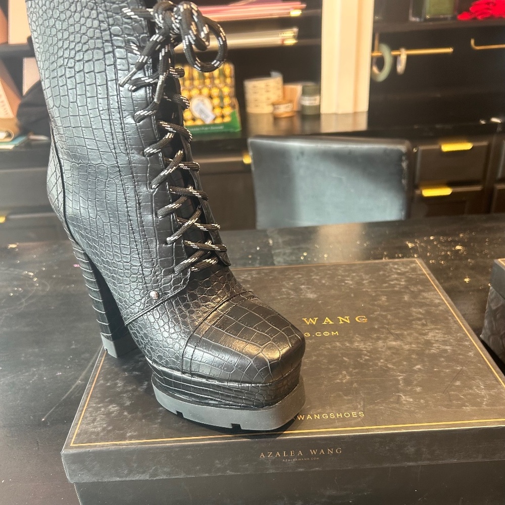 Woman’s shoes